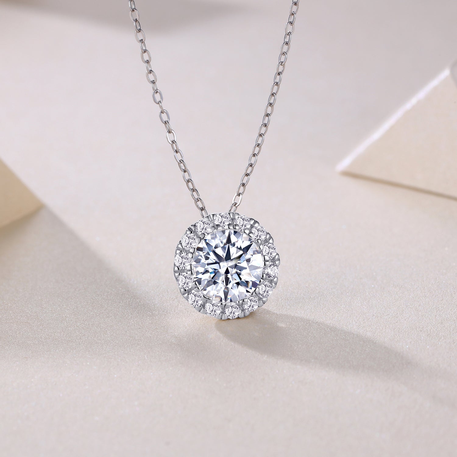 Legend Of The Starry Night - A Fashionable And Luxurious Diamond Jewelry Pendant Set With 2-carat Moissanite S925 Sterling Silver And Platinum Plating