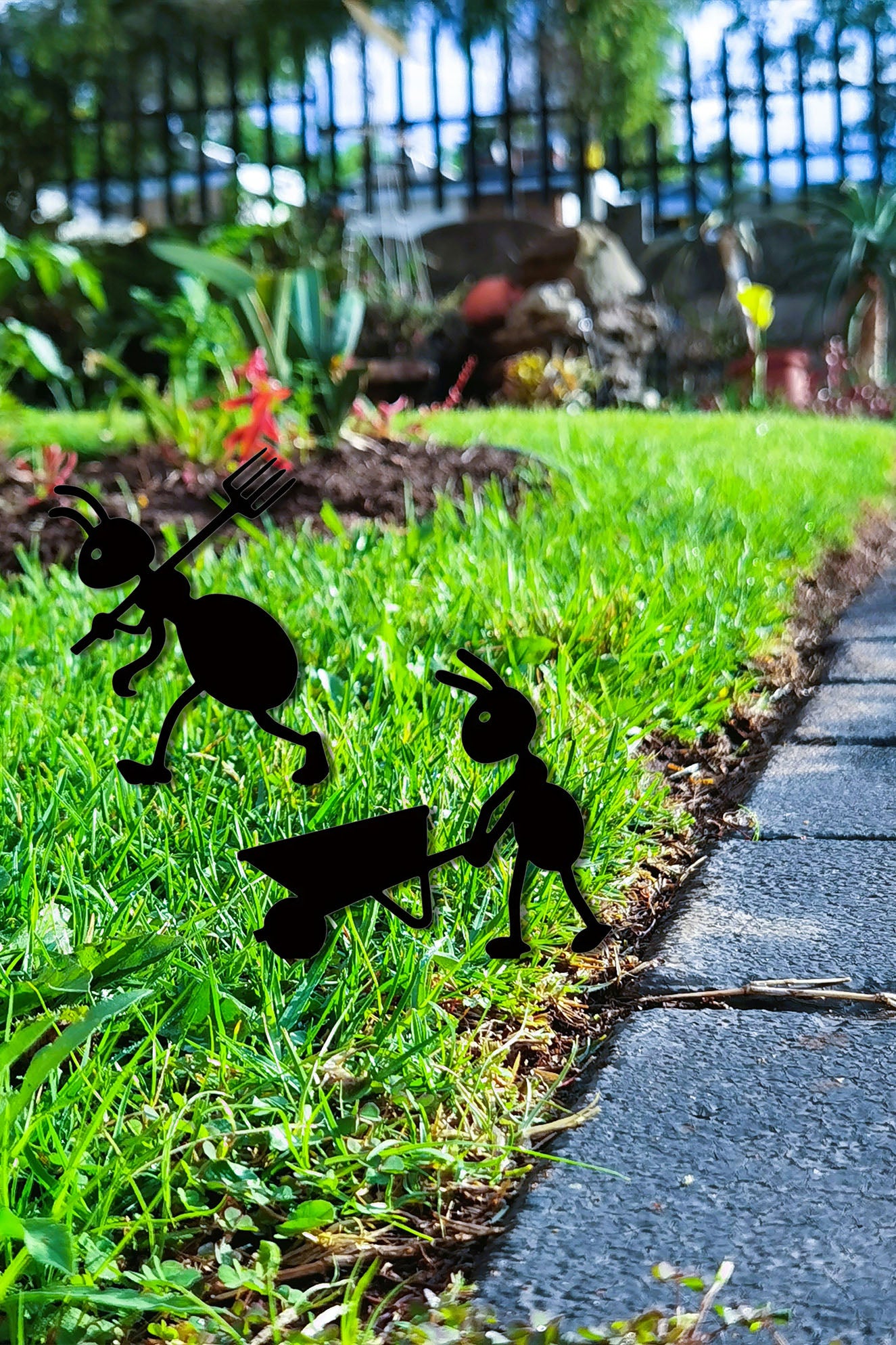 Decorative Iron Ant Garden Stake - Outdoor Metal Yard Art For Lawn, Patio