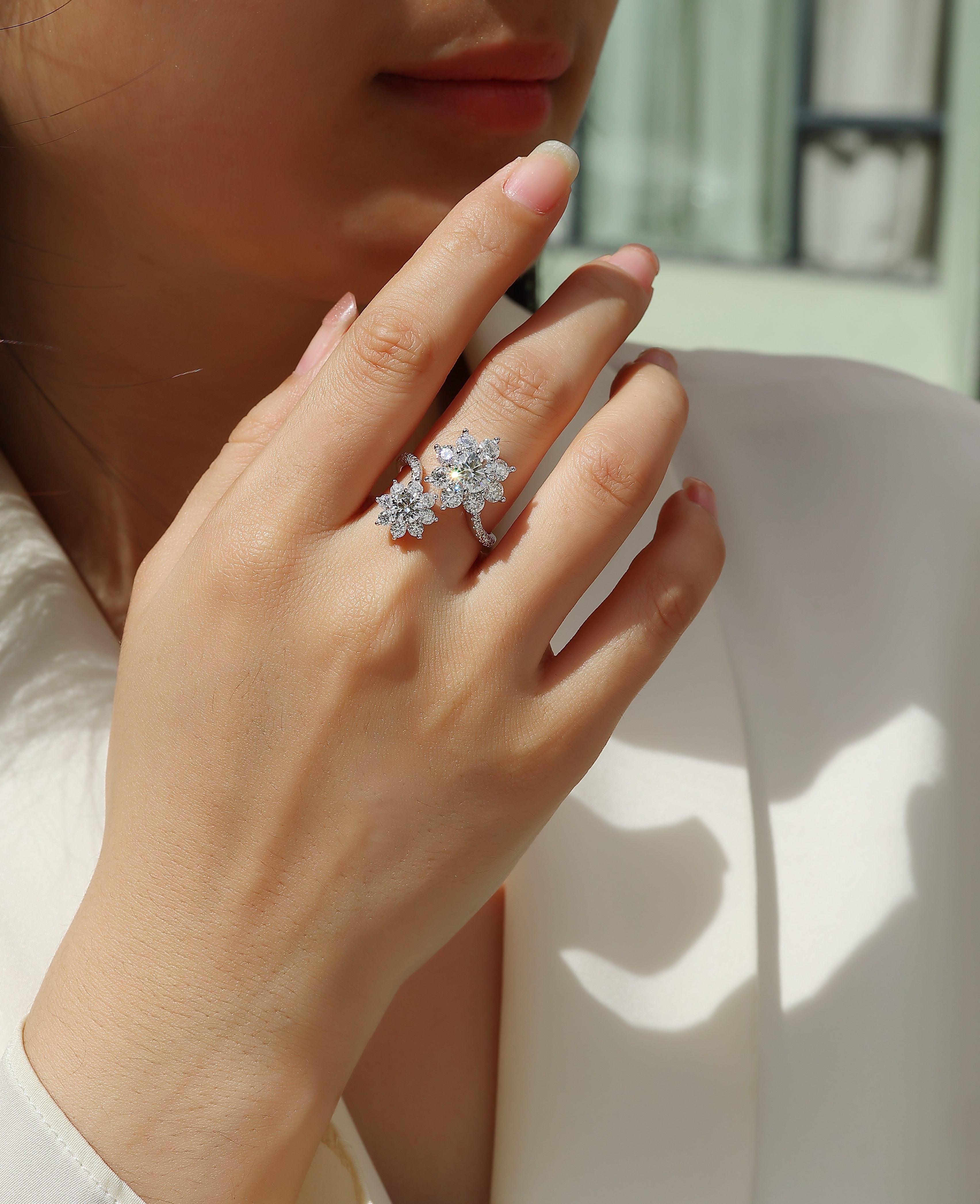 Petal Morning Dew - A Fashionable Diamond Jewelry Piece Set With 1-carat Moissanite S925 Sterling Silver And Platinum Diamond Ring